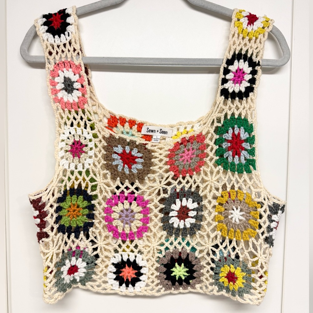 Sewn and Seen Crochet Floral Sleeveless Crop Top - Picture 5 of 8